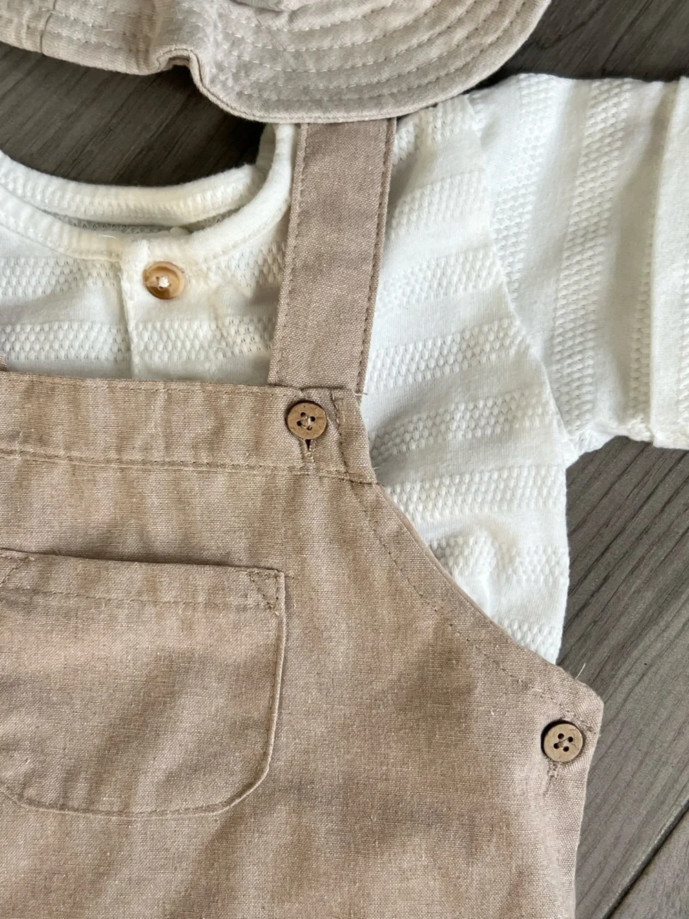 Tahari Cream-Tan Linen-Blend Kids Overalls with White Tee and Hat
